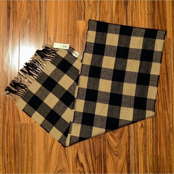 Old Navy Scarf - Picture 4 of 4